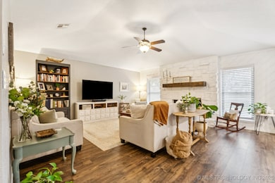 1029 W Queens St, Broken Arrow, OK 74012 - photo 3