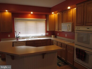 5408 Simpkins Ct, Ellicott City, MD 21043 - photo 7