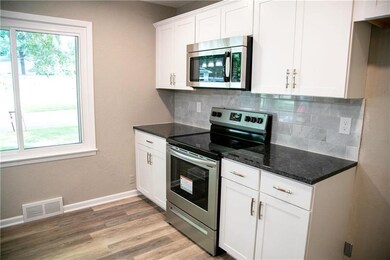 1512 NW B St, Blue Springs, MO 64015 - photo 4