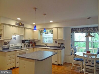 13702 Stonehunt Ct, Clifton, VA 20124 - photo 3