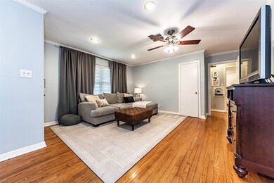 2219 Cheshire Ln, Houston, TX 77018 - photo 4