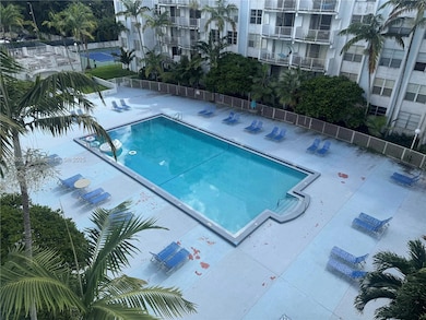 486 NW 165th St unit B-506, Miami, FL 33169 - photo 3