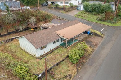 1048 NE Alder St, Toledo
