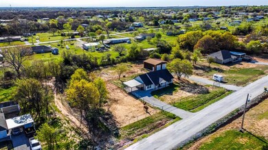132 Tnt Ct, Springtown, TX 76082 - photo 2