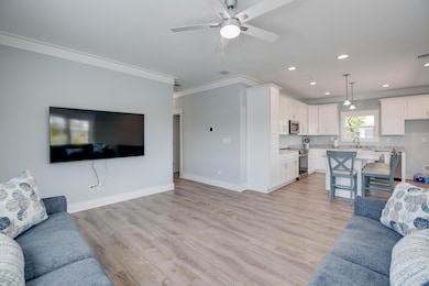 003-507HeckAvenue-LittleTorchKey-FL-3304