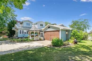Oversized 2-car attached garage_29.5' deep