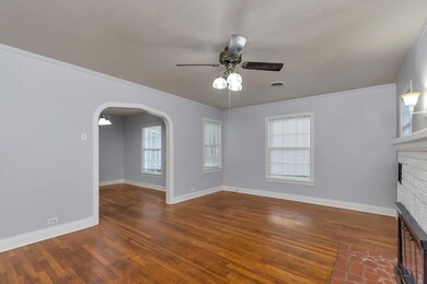 1734 E California St, Gainesville, TX 76240 - photo 5