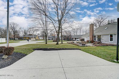 2521 Debbie Dr, Lima, OH 45807 - photo 4