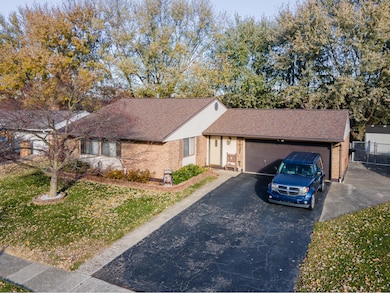 4937 Arrowview Dr, Dayton, OH 45424 - photo 2