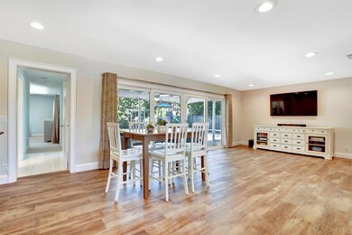 06 Family Room