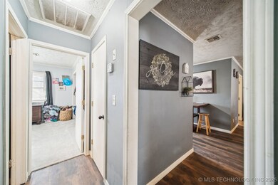 202 S Ora St, Pryor, OK 74361 - photo 2