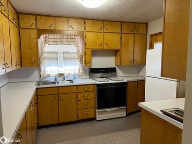 323 N Main St, Osceola, IA 50213 - photo 3