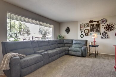 1429 E Glade Ave-6