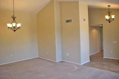Living/Room Dining to Foyer