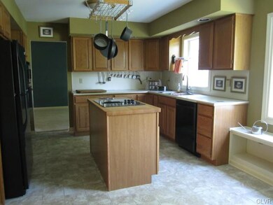 1684 Lamplighter Dr, Macungie, PA 18062 - photo 5