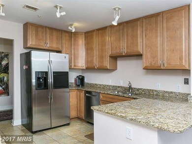 717 President St, Baltimore, MD 21202 - photo 5