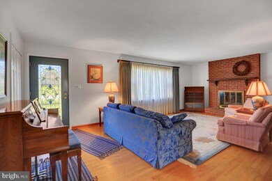 2943 Jefferson Dr, Chambersburg, PA 17201 - photo 2