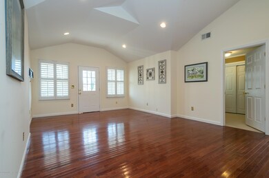 05_146SpringdaleAve_93_LivingRoomDiningR