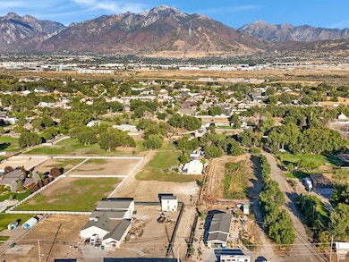 View of property location featuring a mountain backdrop