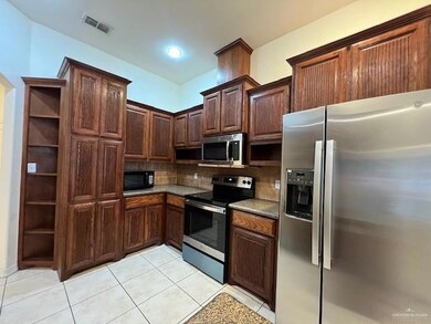 1320 International St, Edinburg, TX 78539 - photo 5