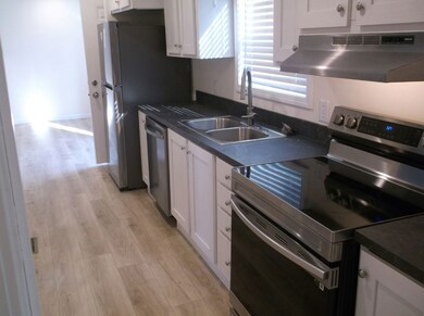 214 Bobwhite Cir unit 15, Camden, SC 29020 - photo 2