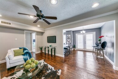 Living room with view to the balcony.