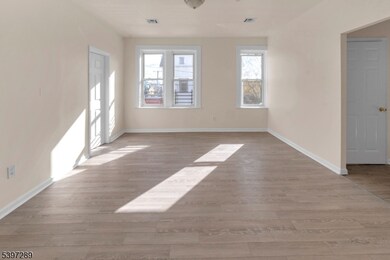 44 Astor St unit 2, Newark, NJ 07114 - photo 3