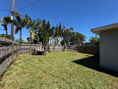 1248 Private backyard for