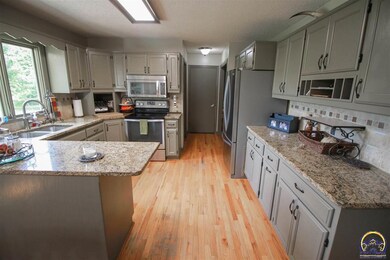 5745 SW 53rd St, Topeka, KS 66610 - photo 7