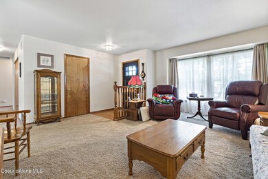 5-web-or-mls-536-e-cloverleaf-dr