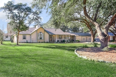 18803 Meadow Ln, Tomball, TX 77377 - photo 3