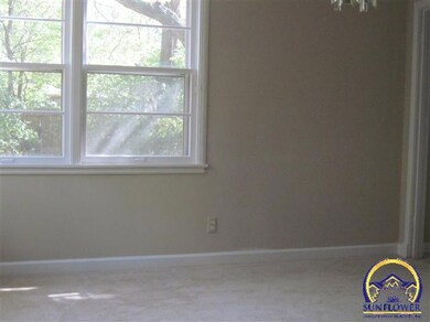 1916 SW Warner Ct, Topeka, KS 66604 - photo 3