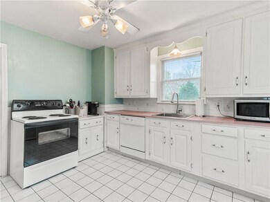 170 Byron Blvd, Warwick, RI 02888 - photo 4