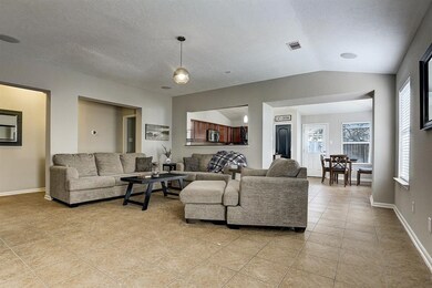 4305 Brazos Bend Dr, Pearland, TX 77584 - photo 2