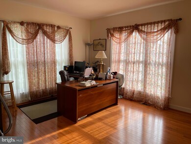 12907 Crickmore Trace, Bowie, MD 20720 - photo 2