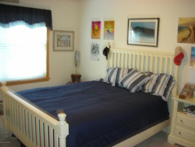 6 Colony Dr 011