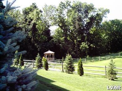 1801 Chateau Place unit D, Easton, PA 18045 - photo 5