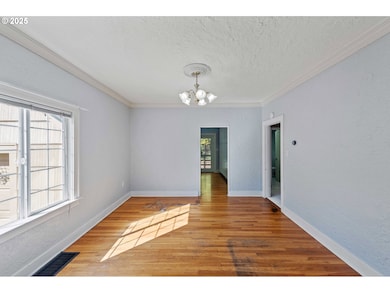 643 S 12th Ct, Coos Bay, OR 97420 - photo 7