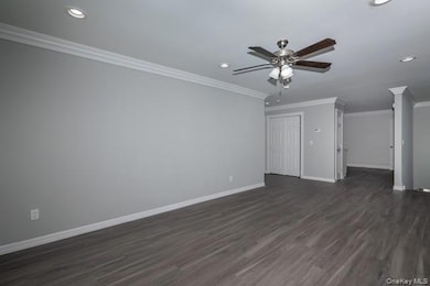 148 Cassa Loop unit 148, Holtsville, NY 11742 - photo 4