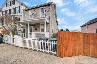 635 Vine St, Freeland, PA 18224 - photo 3