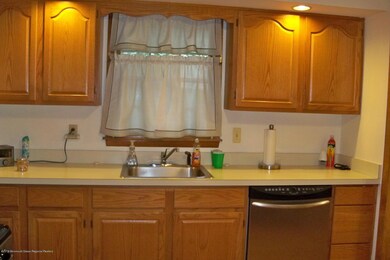 1004 CENTER ST 029