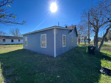 8903 Park St, Needville, TX 77461 - photo 5