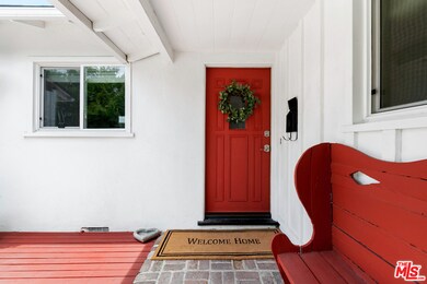 22121 Dumetz Rd, Woodland Hills, CA 91364 - photo 4