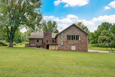 623 E Weaver Rd-50