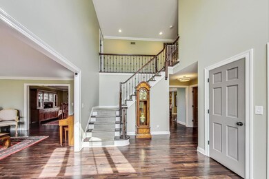 Stunning 2-story foyer!