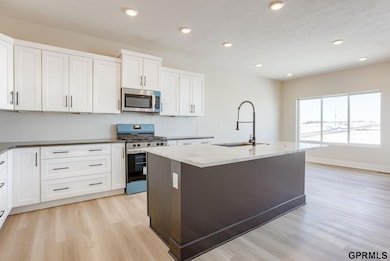 18483 Robin Cir, Omaha, NE 68136 - photo 7