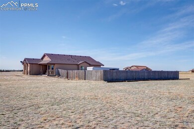 View of yard 5 Acres!
