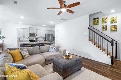 2918 Red Flame Rd, Knoxville, TN 37921 - photo 6