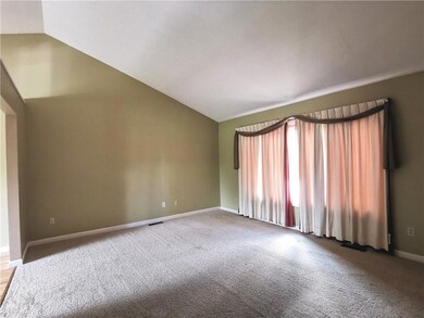 3425 Marilyn St, Columbus, IN 47203 - photo 5