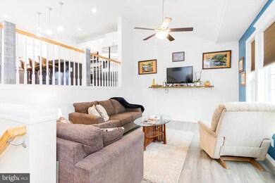 1359 Henshaw Rd, Bunker Hill, WV 25413 - photo 5